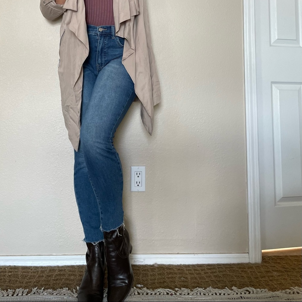 *Sold* Lucky brand skinny Jeans